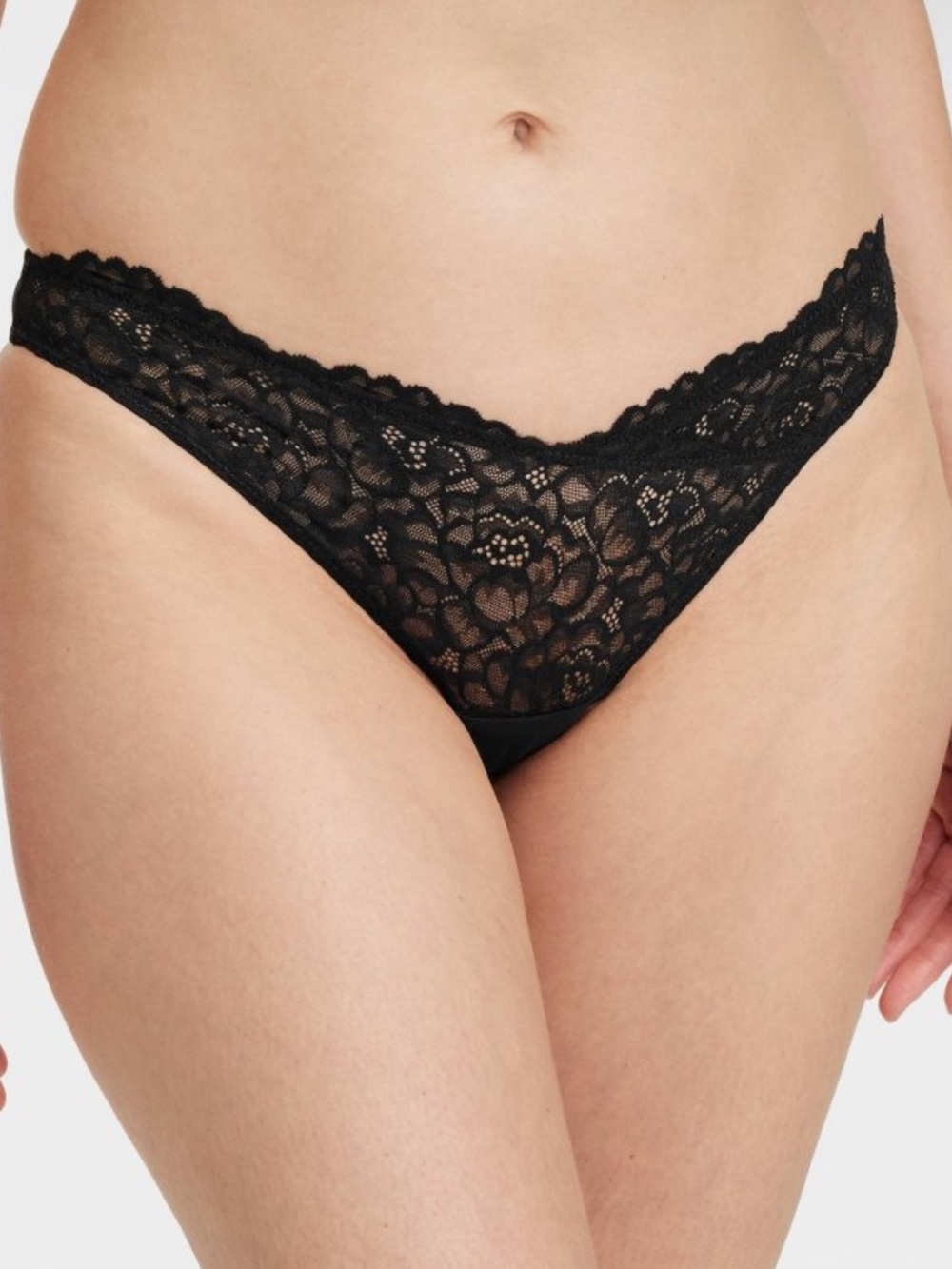 Auden Lace V-Waist Thong Panty - Black Floral